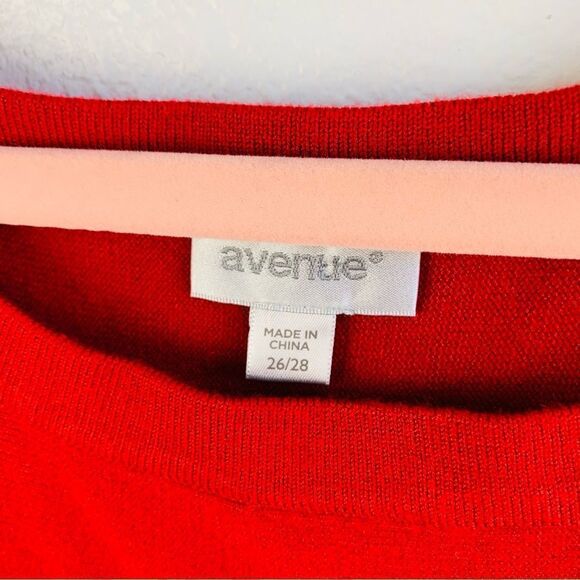 Avenue Lace Sleeve Sweater - Picture 3 of 4